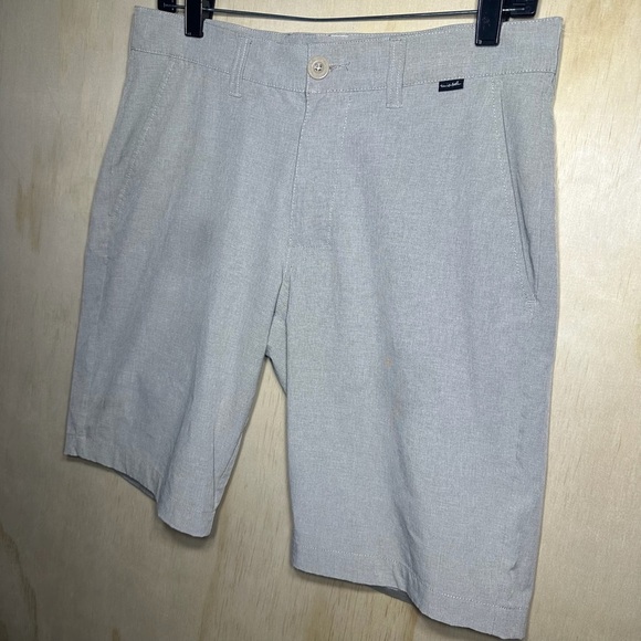 Travis Mathew Men’s Golf Shorts Beige Size 30 10” Inseam - Picture 2 of 8